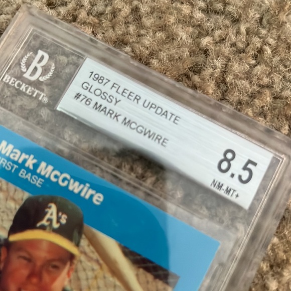 1987 Fleer Update “Glossy” Mark McGwire #76 BGS 8.5 Golden Knight signed - Picture 3 of 3